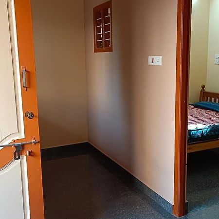 Sathya Guest House Tiruvannámalaj Kültér fotó
